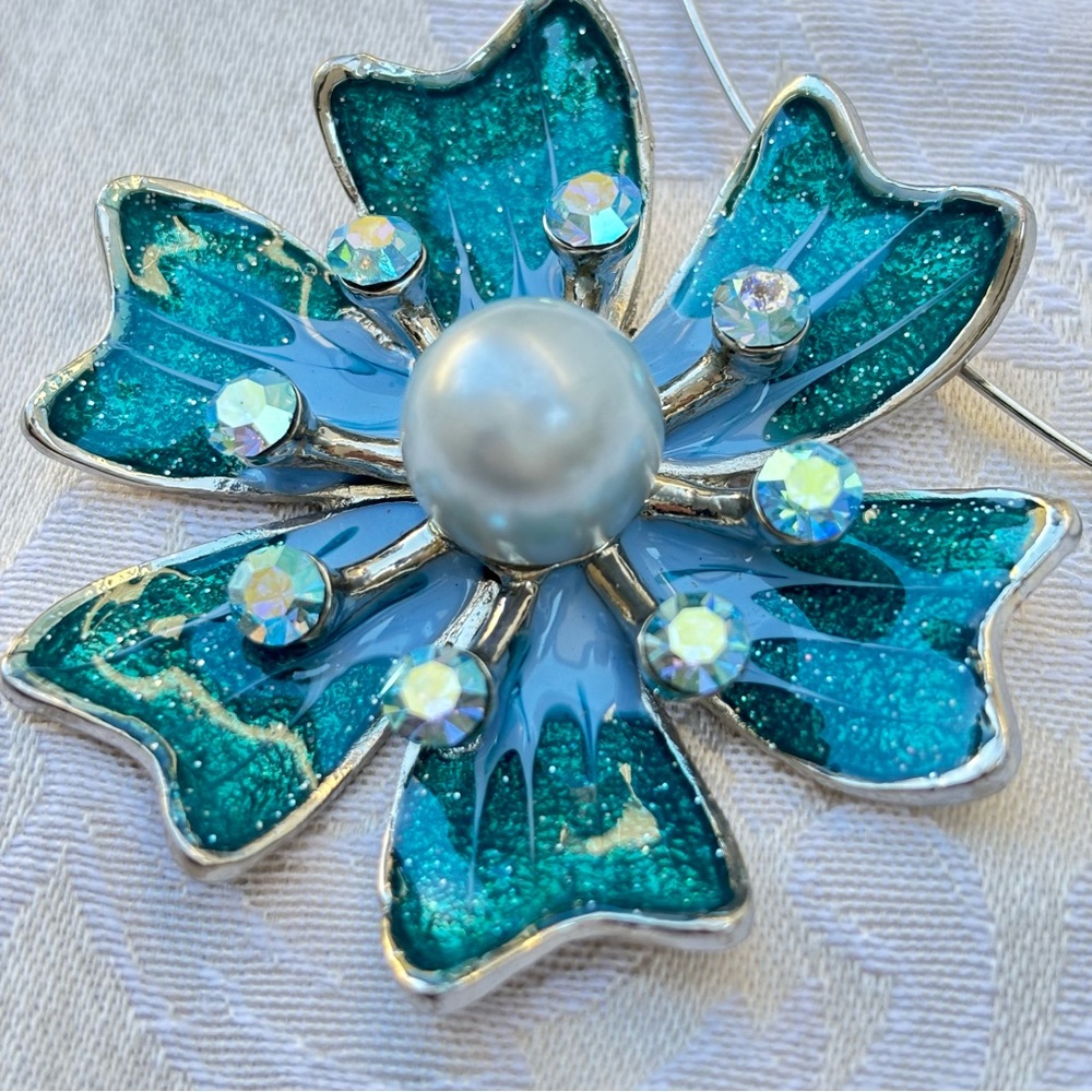 Hoop Necklace with Intricate Blue and Silver Floral Design - Picture 2 of 5